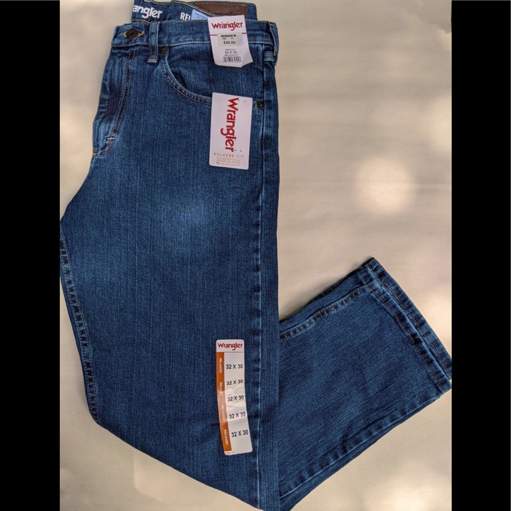 Men’s Relaxed Fit Wrangler Jeans